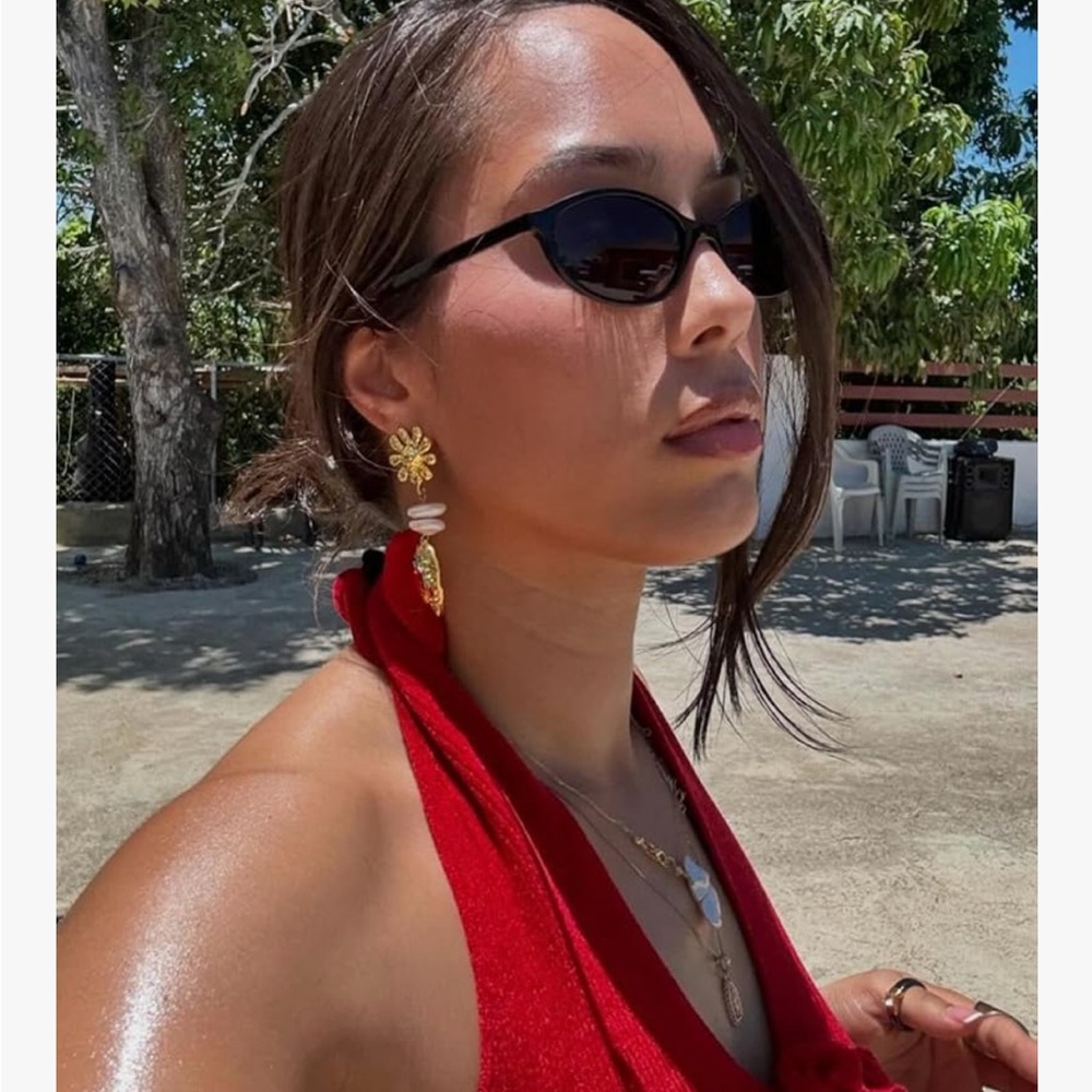 Stylish Black Oval Sunglasses